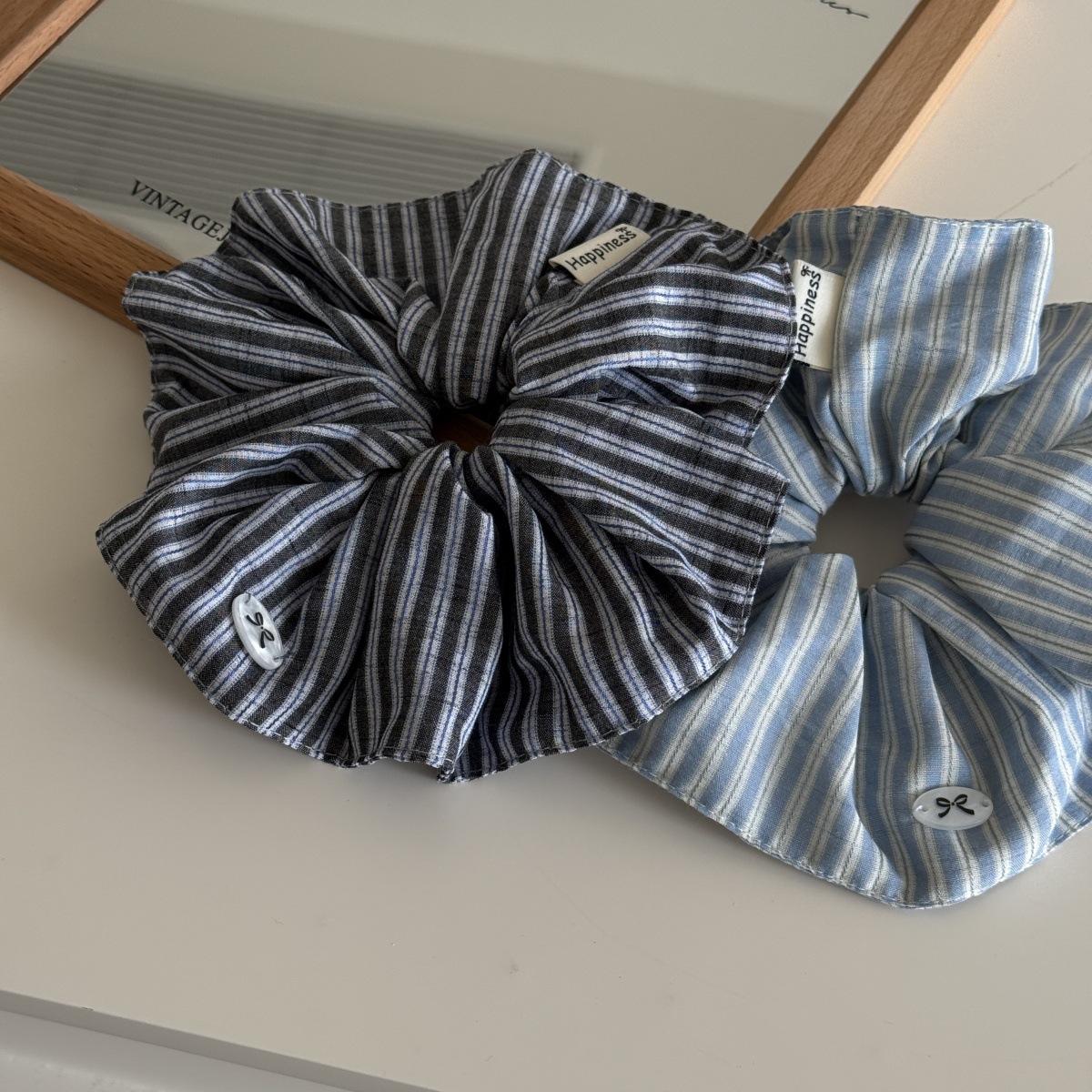 ที่คาดผมผ้าไหมสีน้ำเงินล้วน แฟ - Silk Tie Striped บทวิจารณ์และราคา