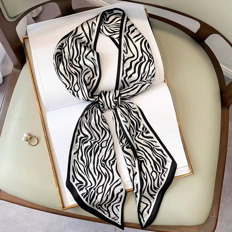 ผ้าพันคอไหมพิมพ์ลายม้าลายสุดหร - Silk Tie Striped บทวิจารณ์และราคา